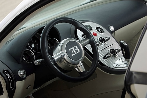 Sehr ansprechend: der Innenraum des Bugatti Veyron.