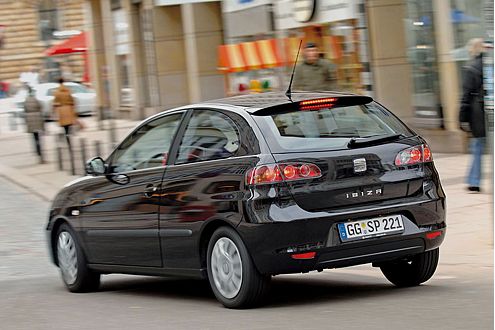 Seat und VW ziehen sich mit 7,1 Litern im Schnitt ganz schön viel Super rein.