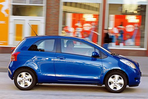 Meister-Bremser: Nach 37,2 Metern steht der Yaris aus Tempo 100. Bravo!