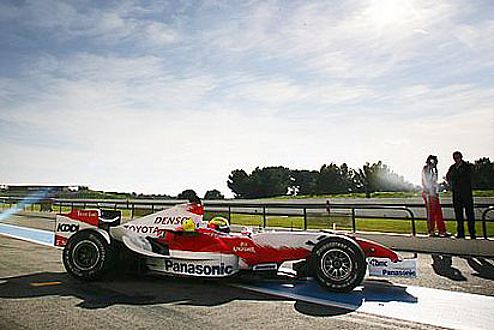 Noch hat der Toyota TF107 seine Mucken an Kupplung und Getriebe.