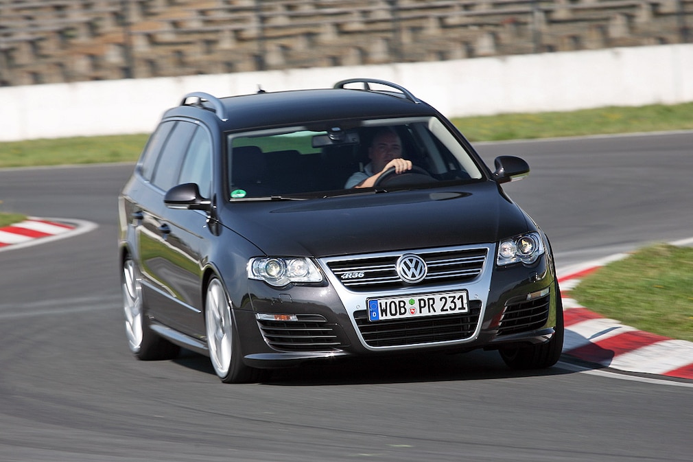 VW Passat Variant R36
