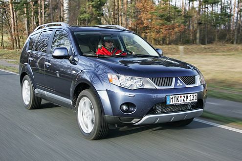 Klassenprimus: Der Outlander bietet viel Auto für relativ kleines Geld.