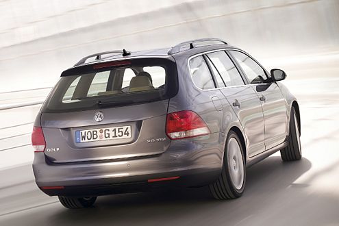 Die Rückleuchten am Variant-Heck sind in die Kotflügel integriert.