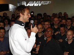 Jenson Button hielt in der Fabrik des Teams eine emotionelle Ansprache