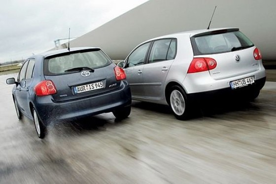 Toyota Auris gegen VW Golf