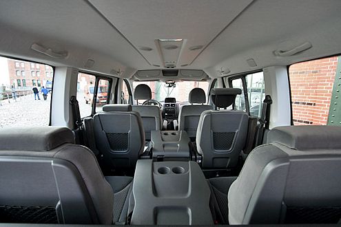 Der Innenraum des Scudo bietet viel Platz und bequeme Sitze.