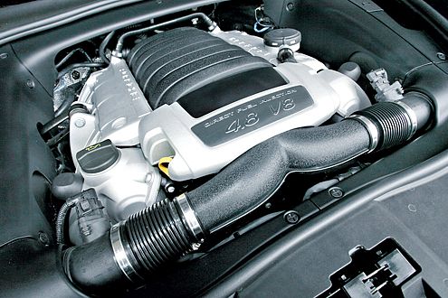 4,8-Liter-V8: In 6,8 Sekunden ist der Cayenne auf Tempo 100.