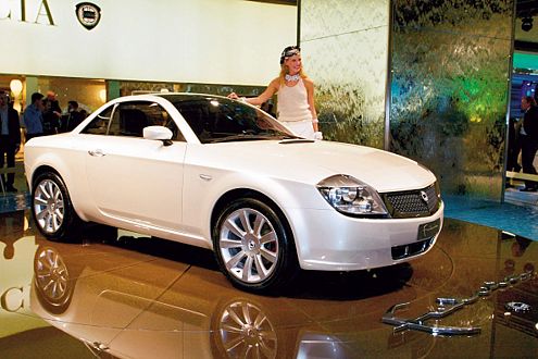 Ein Fingerzeig, wo es künftig langgeht: Studie Fulvia von 2003. 2010 soll ein vergleichbares Coupé-Cabrio kommen.