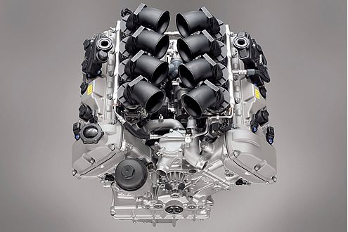 Drehzahlgierig: Erst bei 8300 Touren ist für den V8 Schluss.