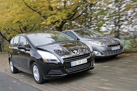 Peugeot 5008 120 VTi Renault Grand Scénic TCe 130