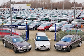 Neuwagen auf Halde