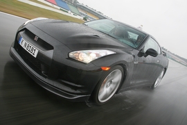 Nissan GT-R