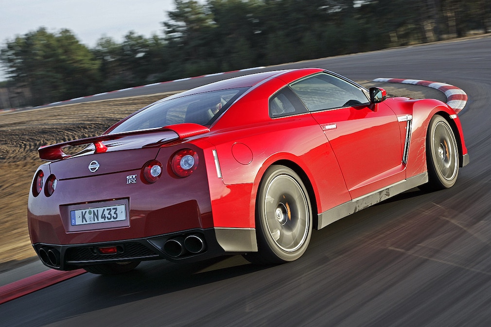 Nissan GT-R