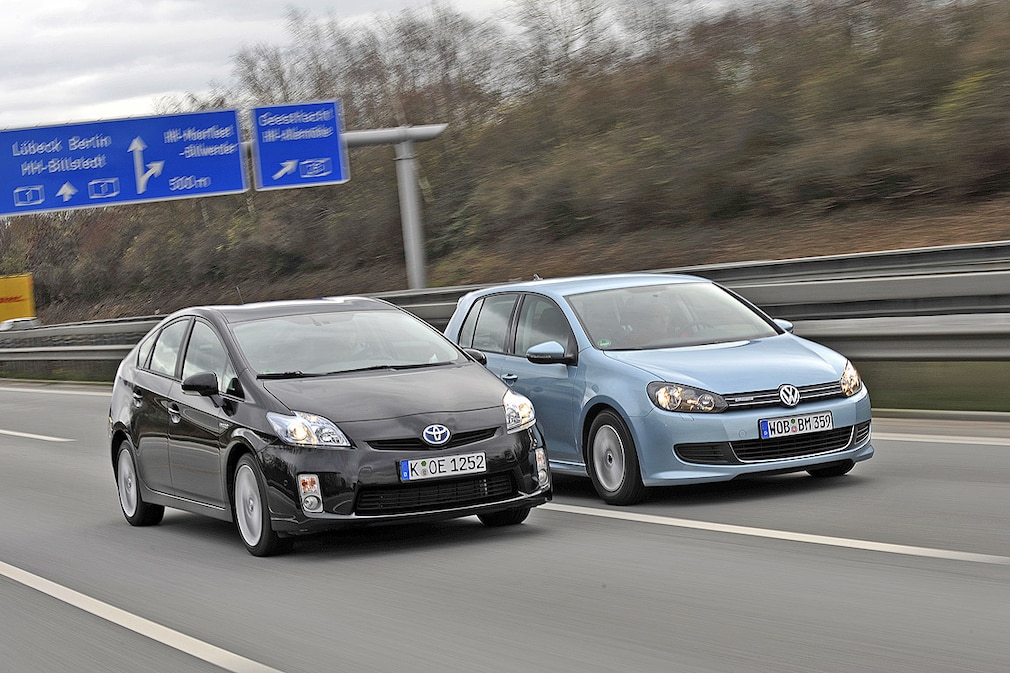 Toyota Prius VW Golf VI 1.6 TDI BlueMotion