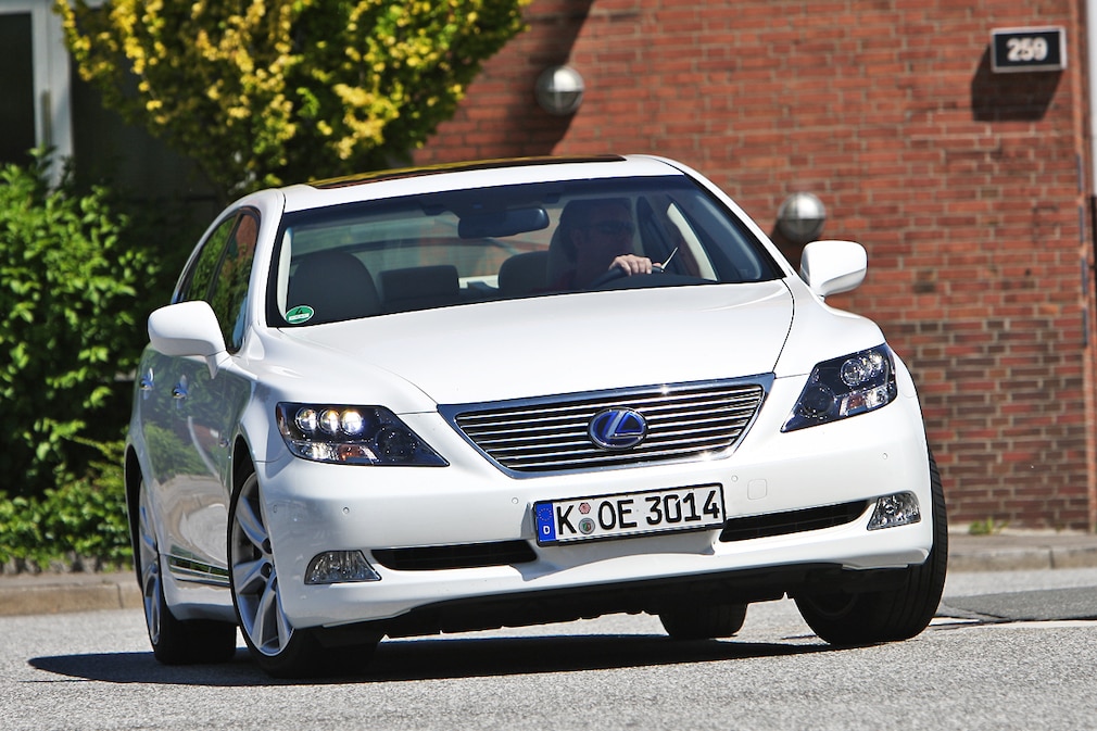 Lexus LS 600h