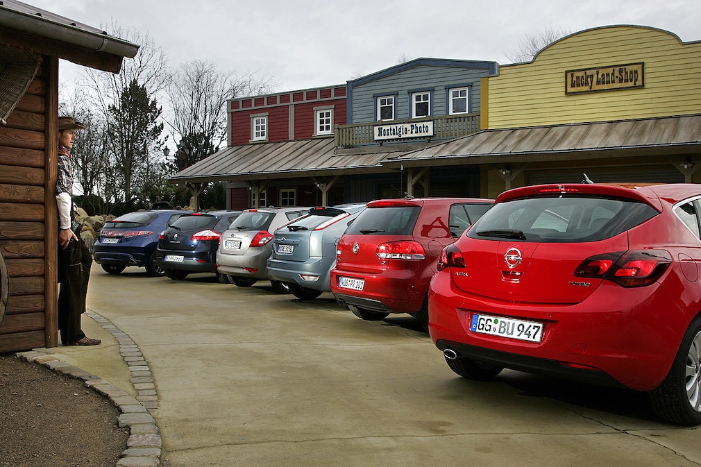 Opel Astra Honda Civic Kia Cee'd Renault Mégane Ford Focus VW Golf