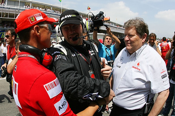 Michael Schumacher mit Ross Brawn und Norbert Haug