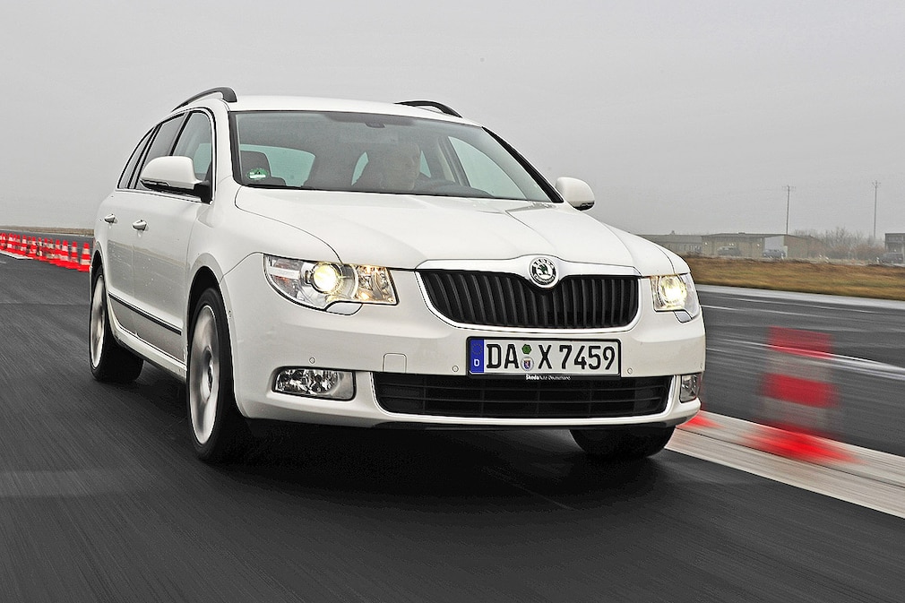 Skoda Superb Combi 2.0 TDI DSG