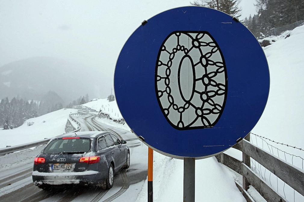 Auto fahren im Winter