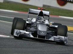 Wer bestreitet 2010 den Testauftakt für das Mercedes-Werksteam in der Formel 1?