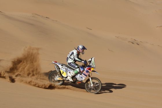 Lies diesmal nichts anbrennen: Vorjahressieger Marc Coma bestimmte auf seiner KTM das Tempo.