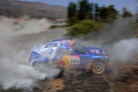Halten die Dakar 2010 spannend: Nasser Al-Attiyah knöpfen Sainz/Cruz mächtig Zeit ab