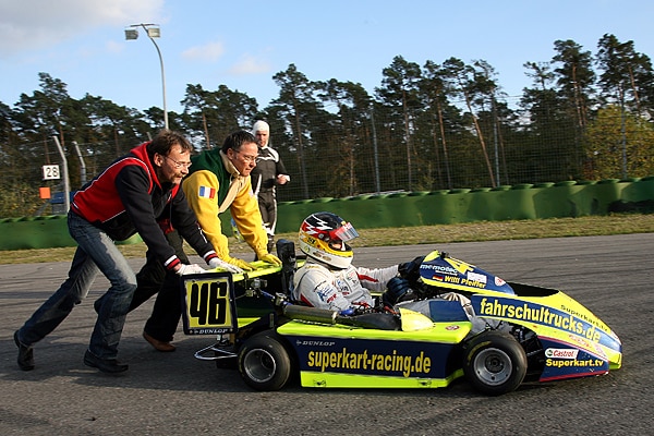 Superkart gegen Formel 3