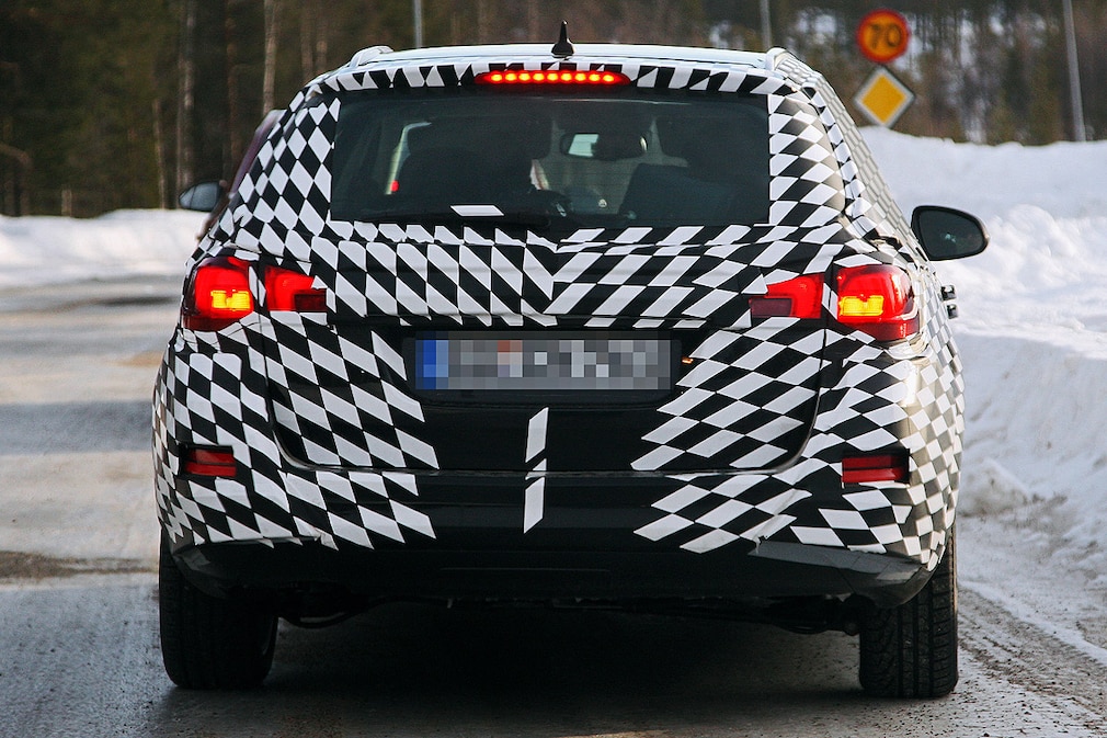 Erlkönig Opel Astra Caravan