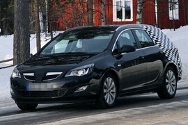 Erlkönig Opel Astra Caravan