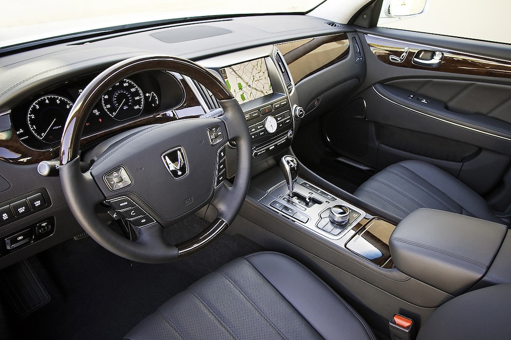 Hyundai Equus