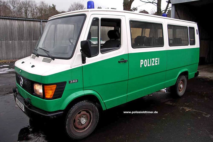 Mercedes-Benz 310