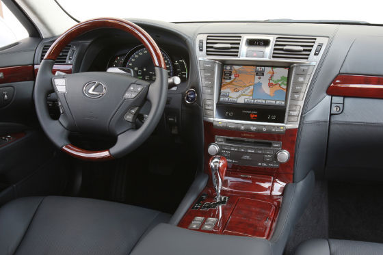 Lexus LS 600h (2010)
