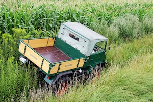 Mercedes-Benz Unimog 411 U30