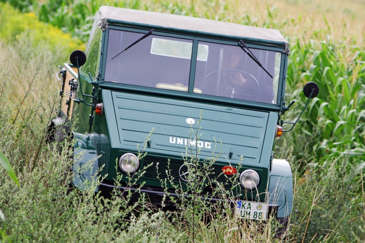 Mercedes-Benz Unimog 411 U30