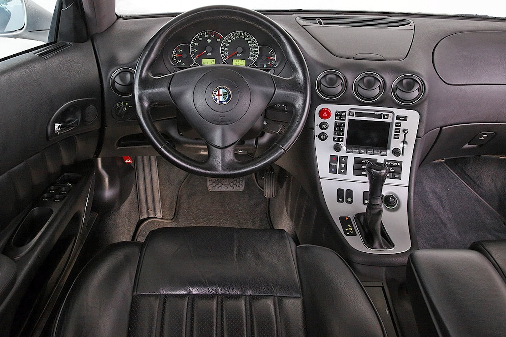 Alfa Romeo 166