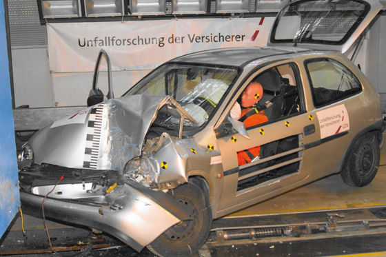 GDU-Crashtest mit kleinen Dummies