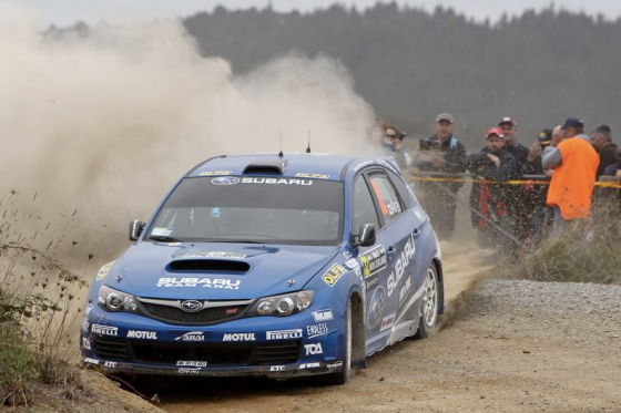 Toshi Arai im Rallye-Subaru