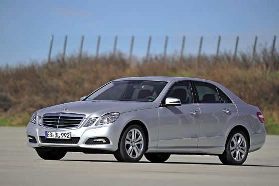 Besonders sparsam: Mercedes bringt für die E-Klasse einen Diesel-Hybriden.