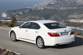 Lexus LS 600h