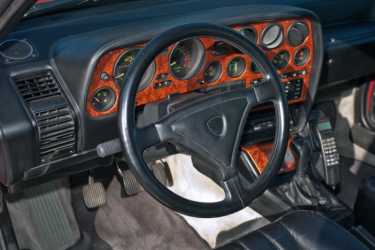 Lancia Thema 8.32