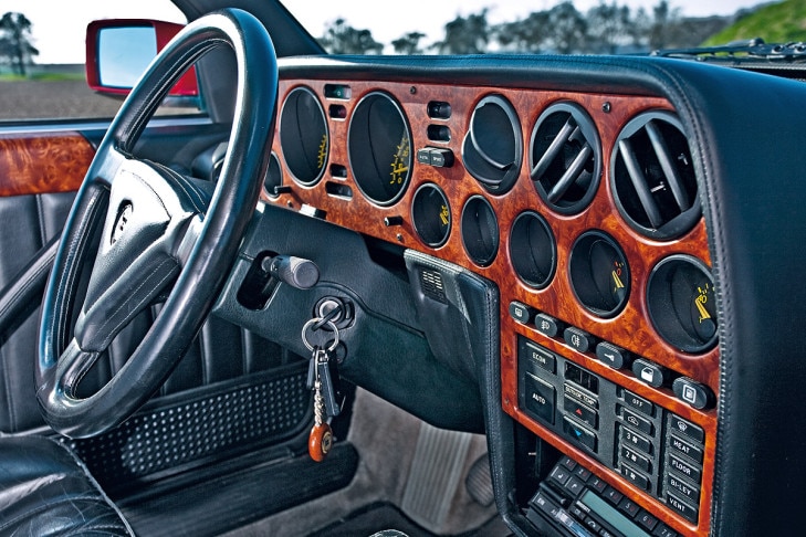 Lancia Thema 8.32