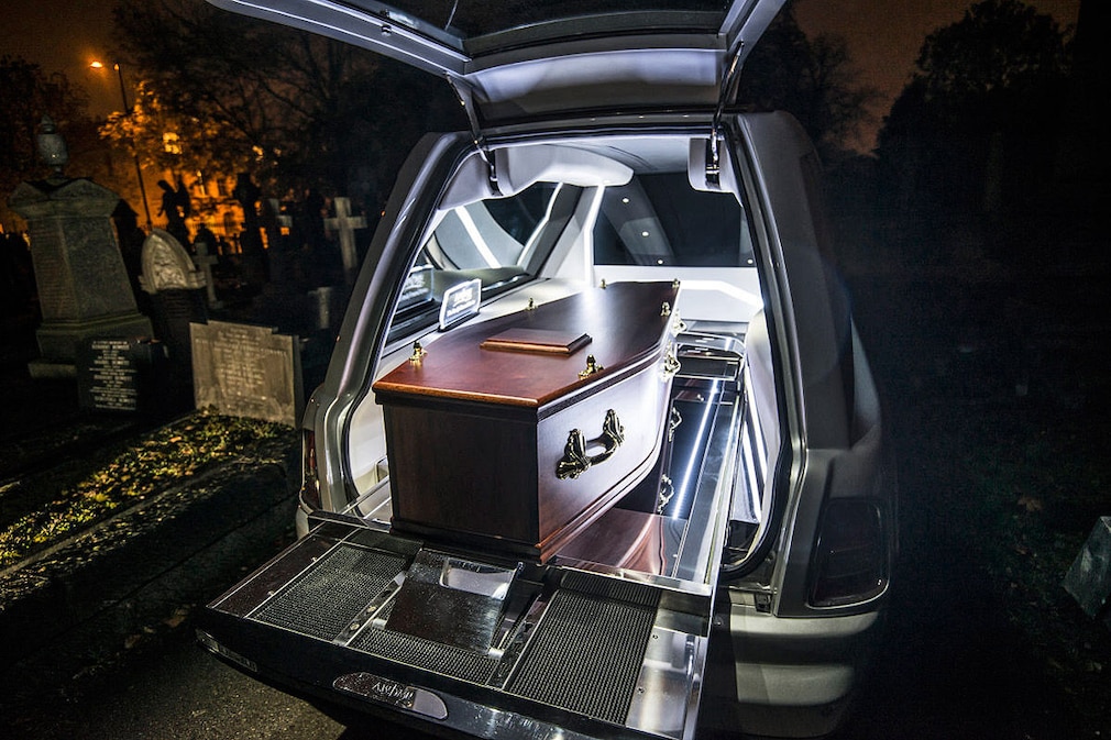 Leichenwagen: So elegant geht es ins Jenseits