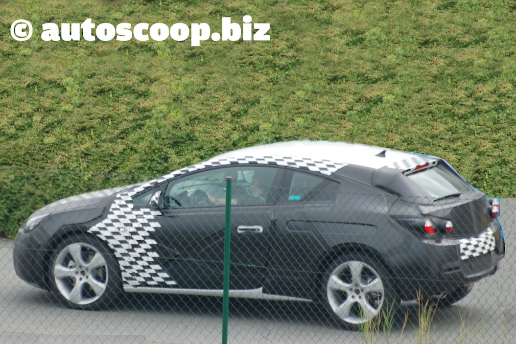 Erlkönig Opel Astra GTC