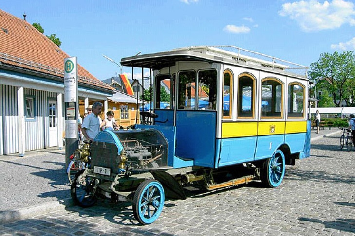 Daimler-Postbus (1905)