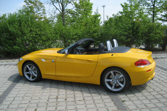 Z4-Kunden können ihren Roadster mit dem Ausstattungspaket Design Pure Impulse aufpeppen.