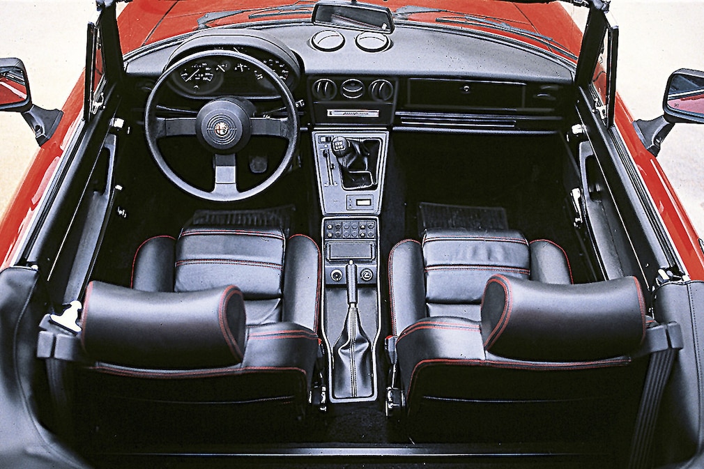 Alfa Romeo Spider 2.0