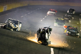 NASCAR Unfall Charlotte 2009 Mike Skinner
