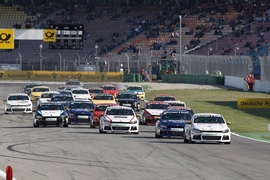 Start eines Scirocco R Cup Rennens