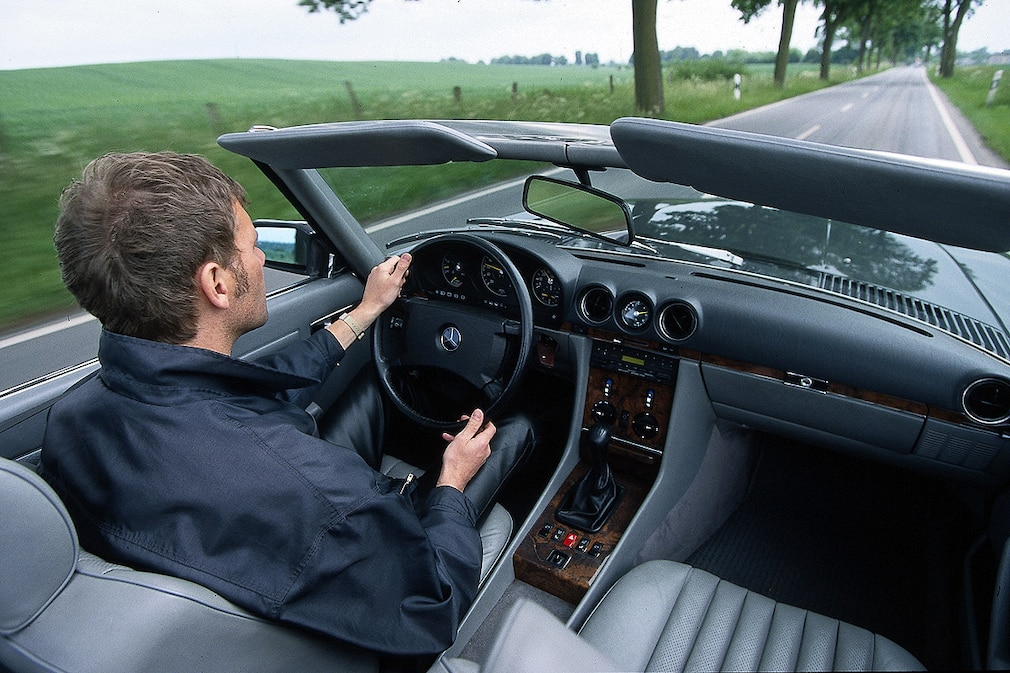 Mercedes 300 SL R107