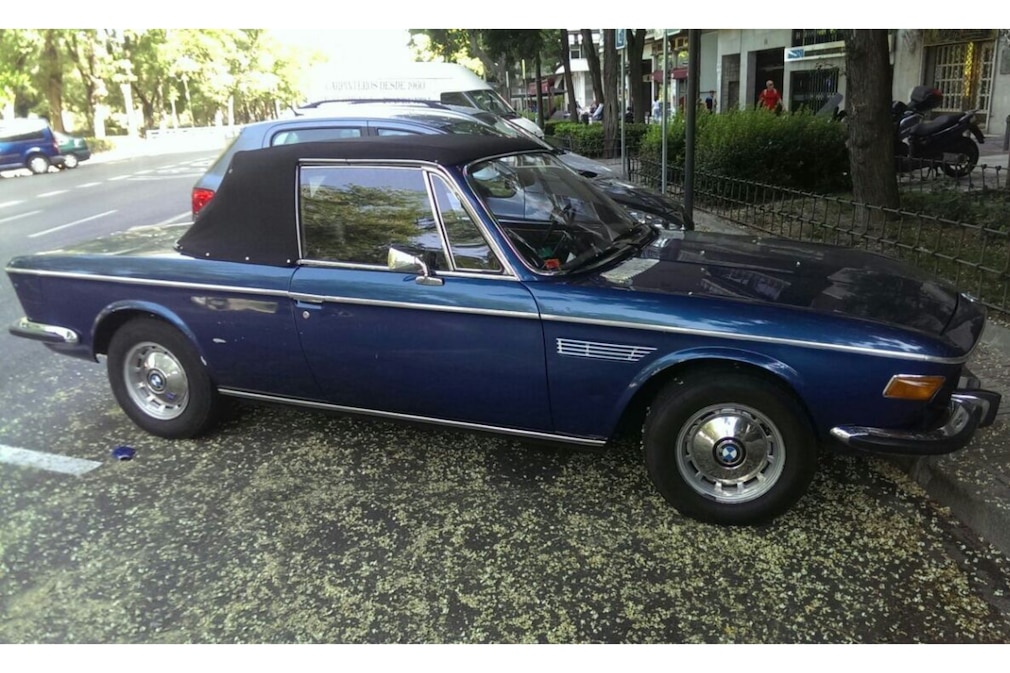 BMW E9 Cabrio stehend von der Seite